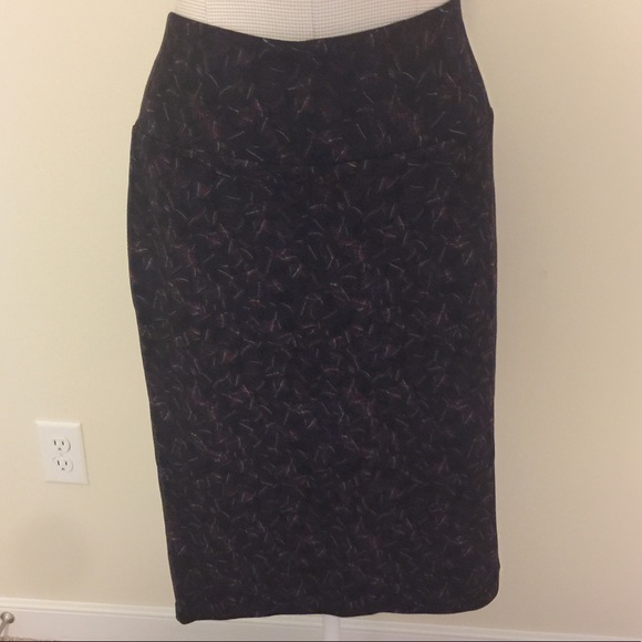 NWT lularoe Cassie - Picture 1 of 5